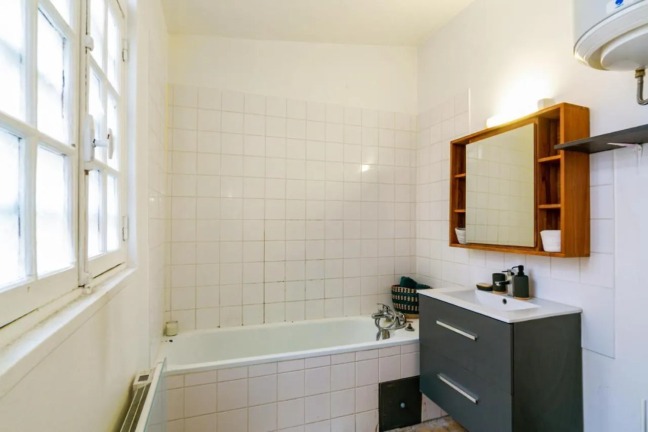 アパート Nice And Calm Studio Nearby Alesia At The Heart Of Paris - Welkeysアパートメント