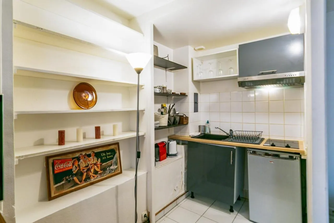 アパート Nice And Calm Studio Nearby Alesia At The Heart Of Paris - Welkeysアパートメント