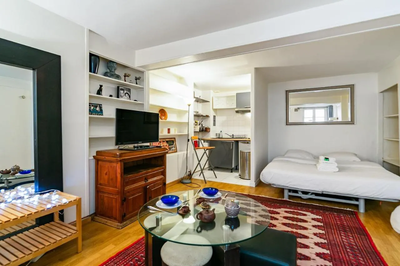 Nice And Calm Studio Nearby Alesia At The Heart Of Paris - Welkeysアパートメント アパート